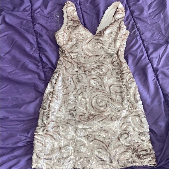 GOLD SPARKLE MINI DRESS - Picture 4 of 4